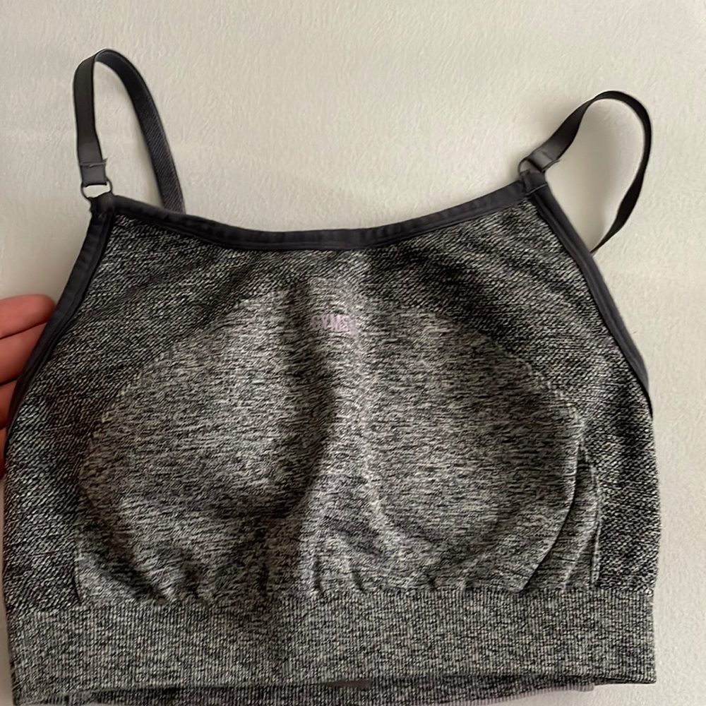 GYMSHARK grey sports bra size xs